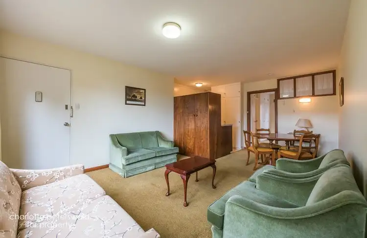 3/2a Sayer Crescent, Sandy Bay TAS 7005