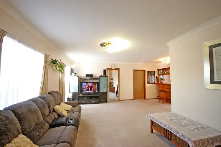 5 Venice Gardens, Endeavour Hills VIC 3802