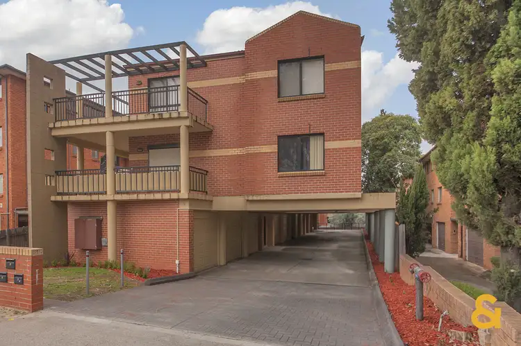 8/12 Charles Street, Liverpool NSW 2170
