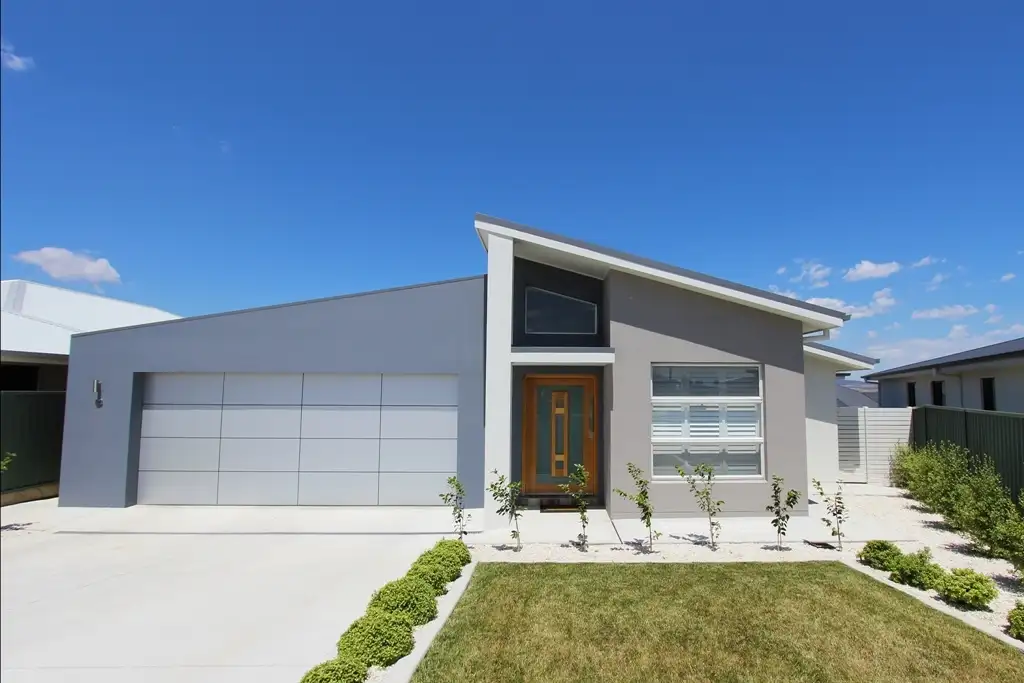 Main view of Homely house listing, 10 Knight Place, Llanarth NSW 2795