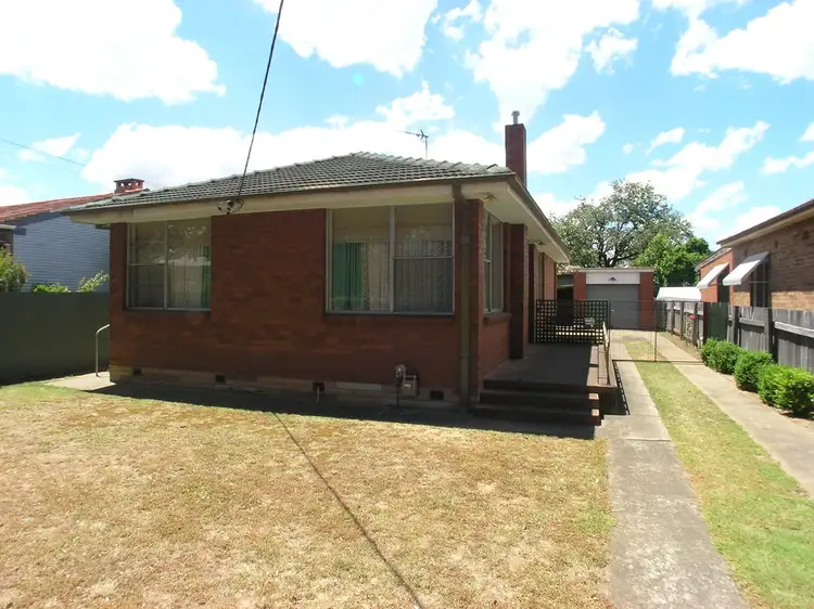 3 Churchill Avenue, Orange NSW 2800
