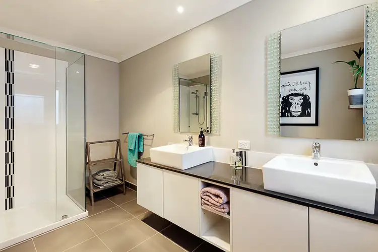Fourth view of Homely townhouse listing, 2/2-4 Wellington Street, Mornington VIC 3931