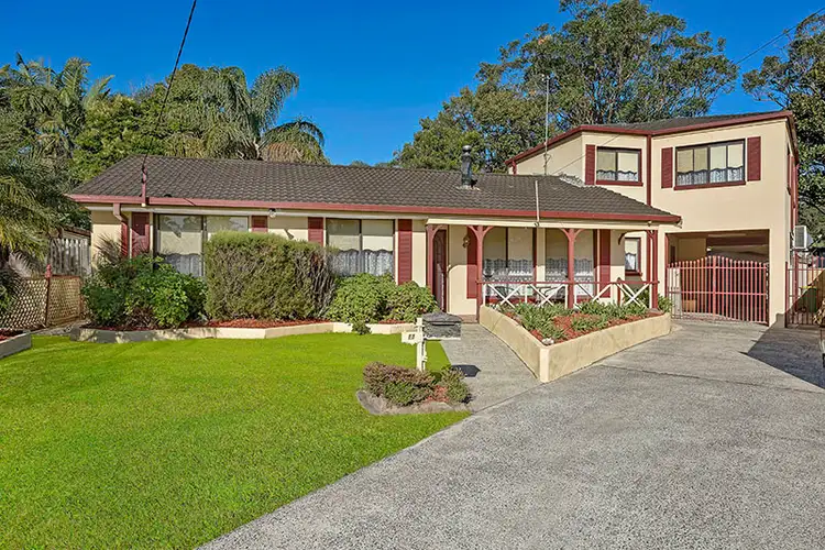 11 Collaroy Close, Chittaway Bay NSW 2261