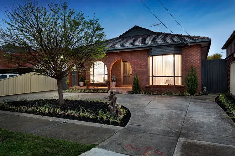 26 Wallace Crescent, Strathmore VIC 3041
