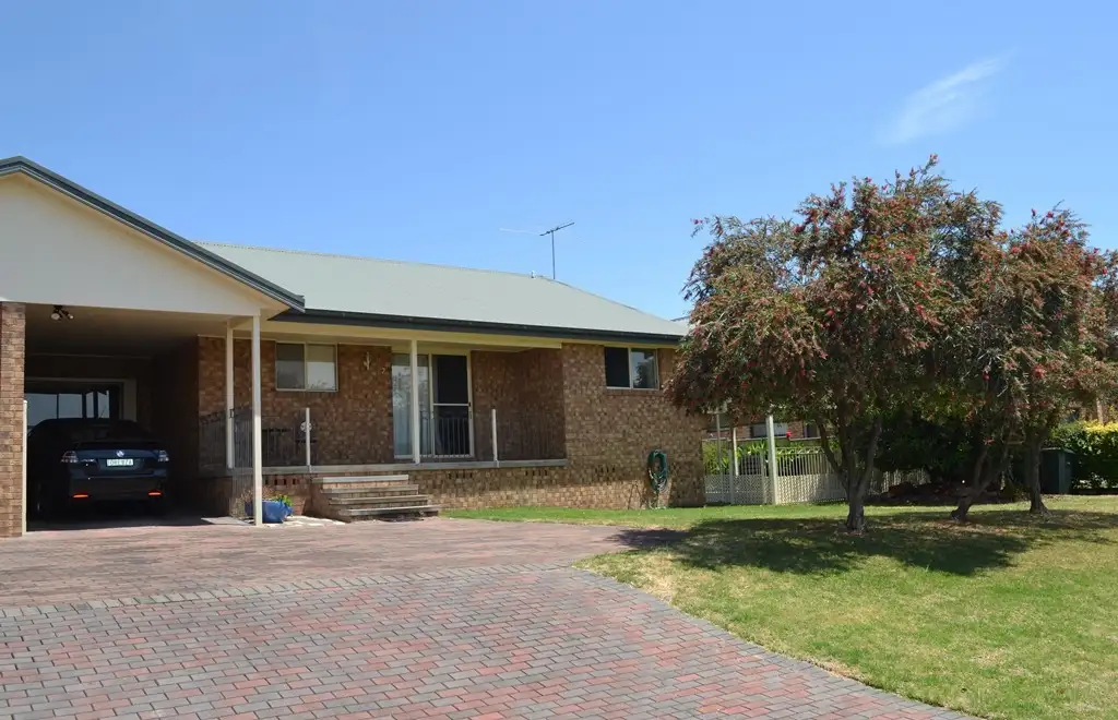 Main view of Homely semi-detached listing, 1B Crestview Place, Inverell NSW 2360