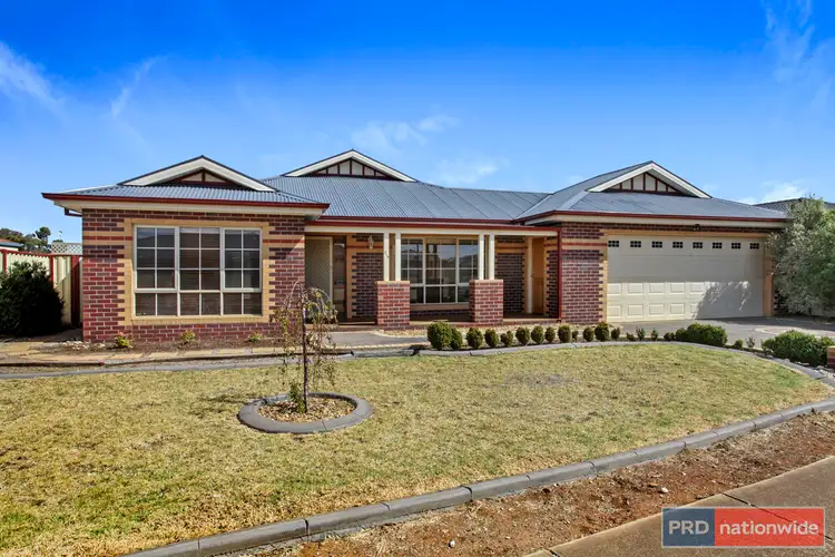 319 Centenary Avenue, Melton West VIC 3337