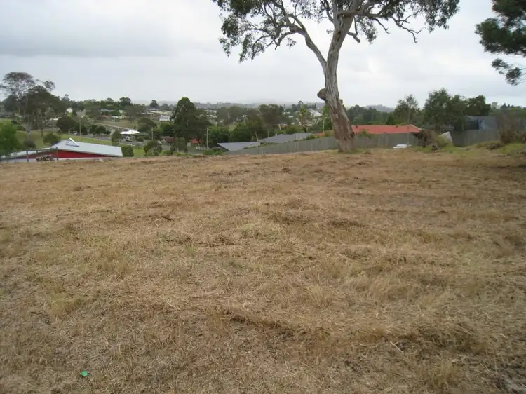 8 Glen Mia Drive, Bega NSW 2550