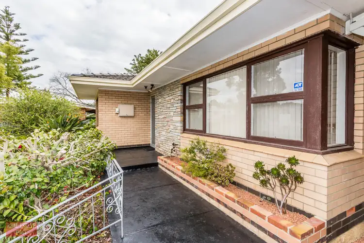 35 Warren Road, Maida Vale WA 6057