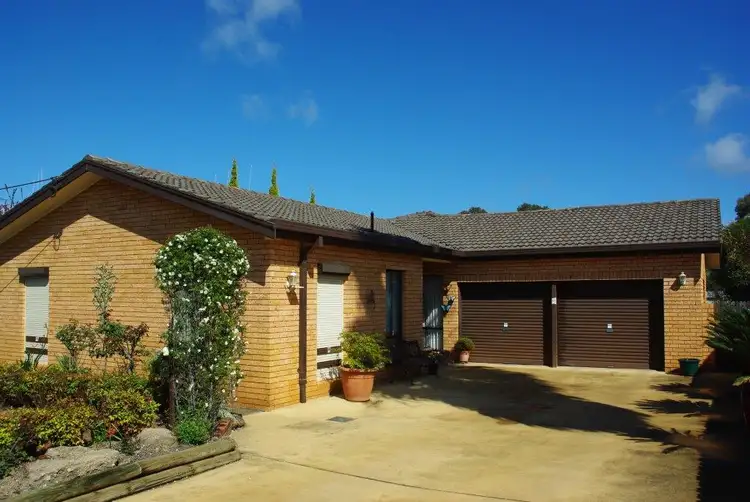 61 simpson Street, Wellington NSW 2820