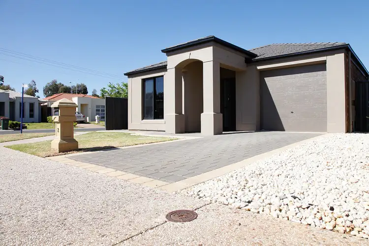 2 SITTELLA AVE, Burton SA 5110