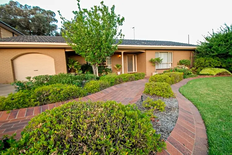 70 Lawford Crescent, Griffith NSW 2680