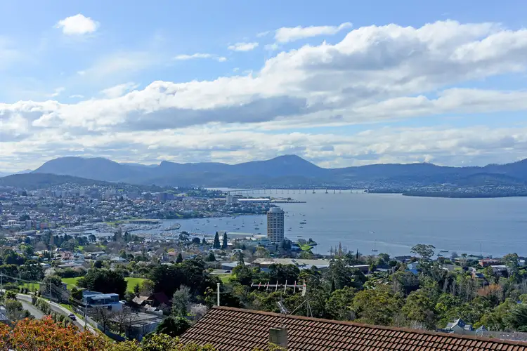 2/14 Cartela Street, Sandy Bay TAS 7005