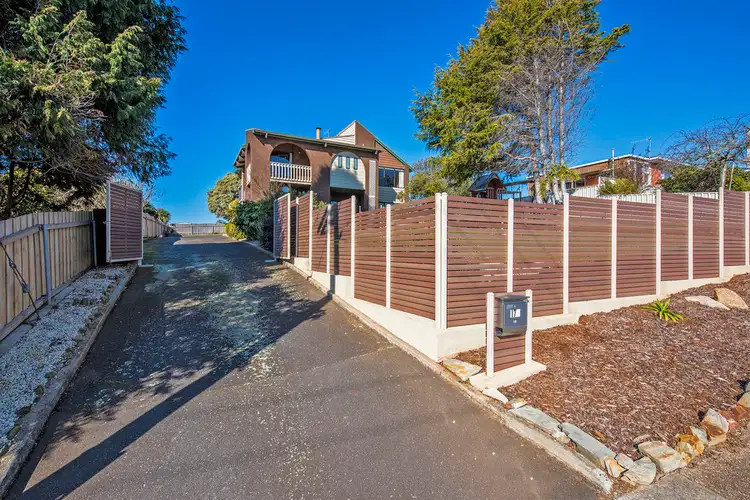 17 West Street, Upper Burnie TAS 7320
