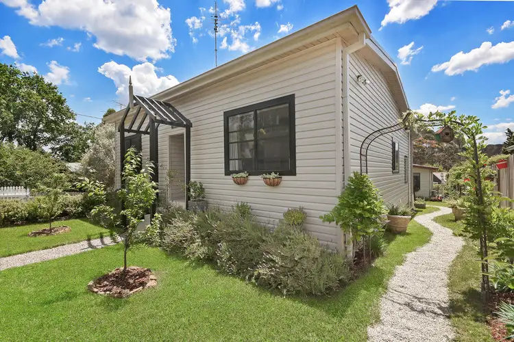 17 Neale Street, Katoomba NSW 2780