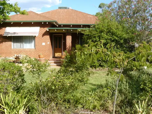 35 Close Street, Parkes NSW 2870
