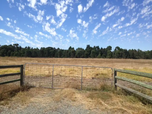 9 Lampiter Drive, Mardella WA 6125