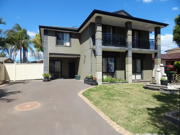 62 Napier Avenue, Lurnea NSW 2170
