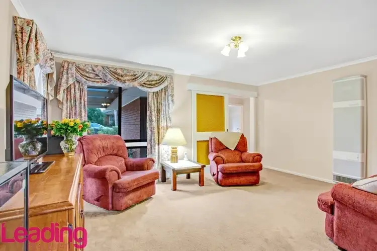 Second view of Homely house listing, 3 Plante Court, Sunbury VIC 3429