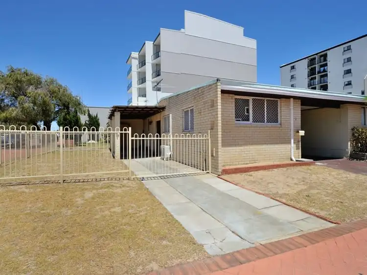 2/3 Wanliss Street, Rockingham WA 6168