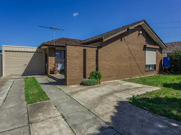 27 Larisa Road, St Albans VIC 3021
