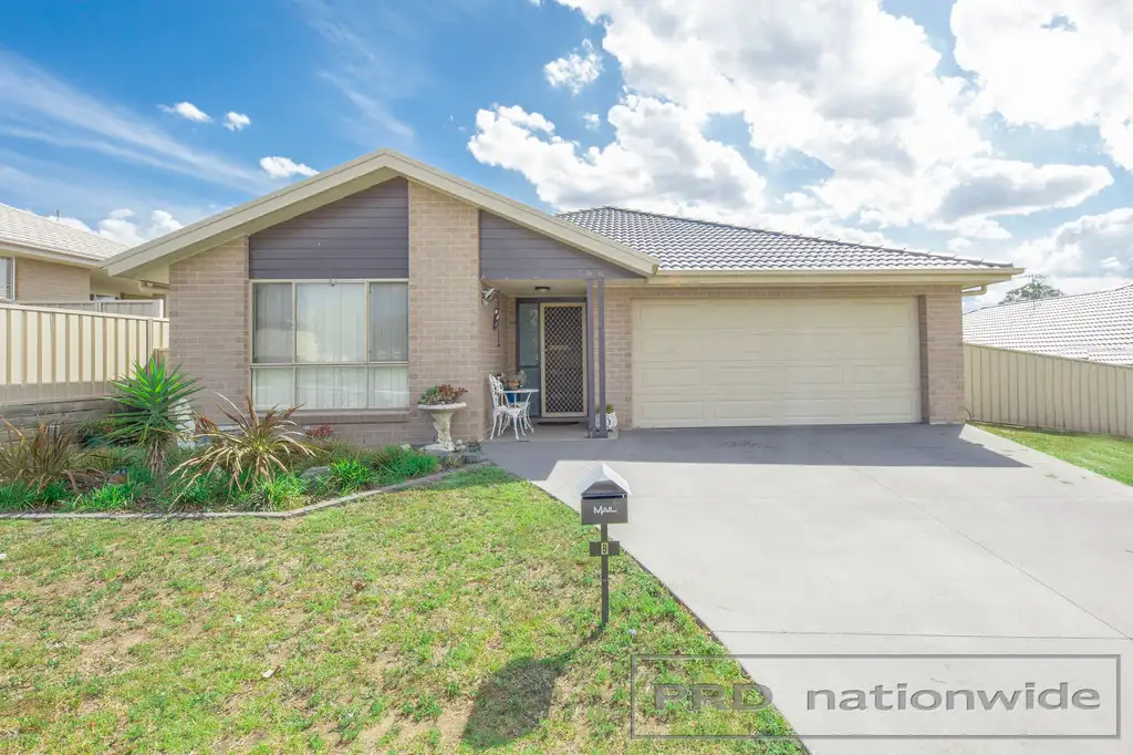 Main view of Homely house listing, 8 Sapphire Drive, Rutherford NSW 2320
