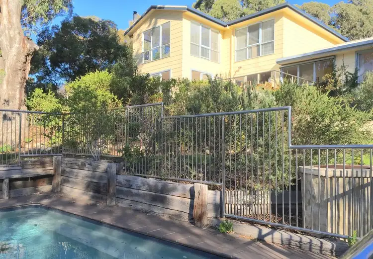 8 Wood Street, Metung VIC 3904