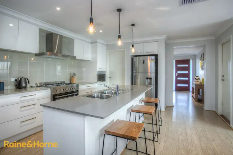 Seventh view of Homely house listing, 4 Broomfield Avenue, Sunbury VIC 3429