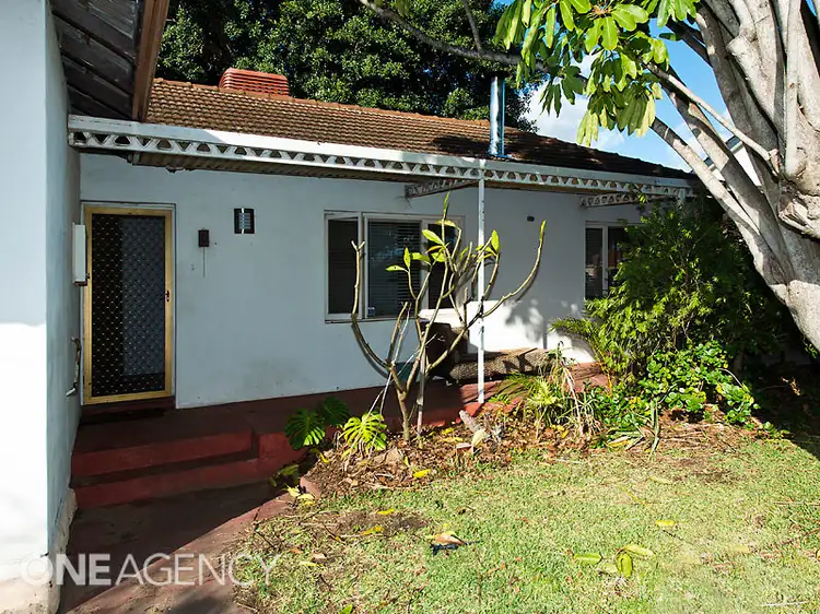 12 Hillary Street, Willagee WA 6156