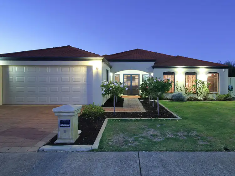 11 Warrego Street, Hammond Park WA 6164