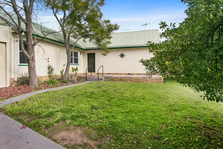 1 Paterson Street, Quarry Hill VIC 3550
