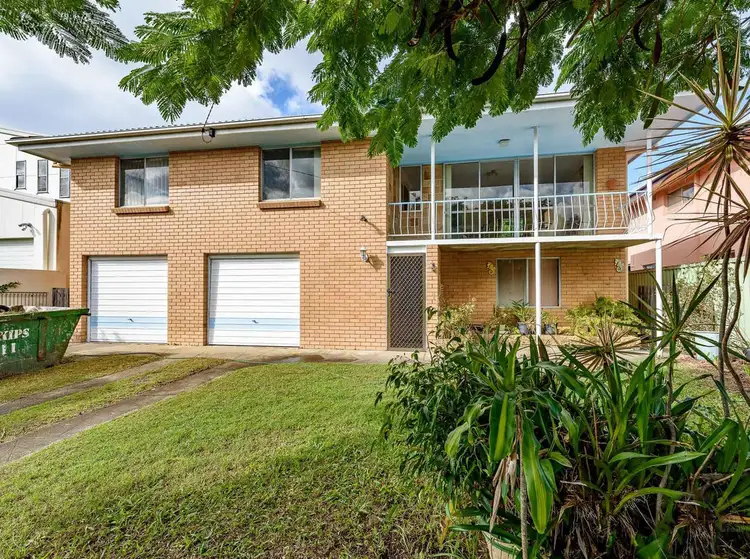 20 Annoula Avenue, Biggera Waters QLD 4216