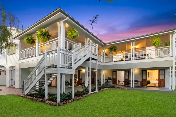 13 Carrington Street, West End QLD 4810