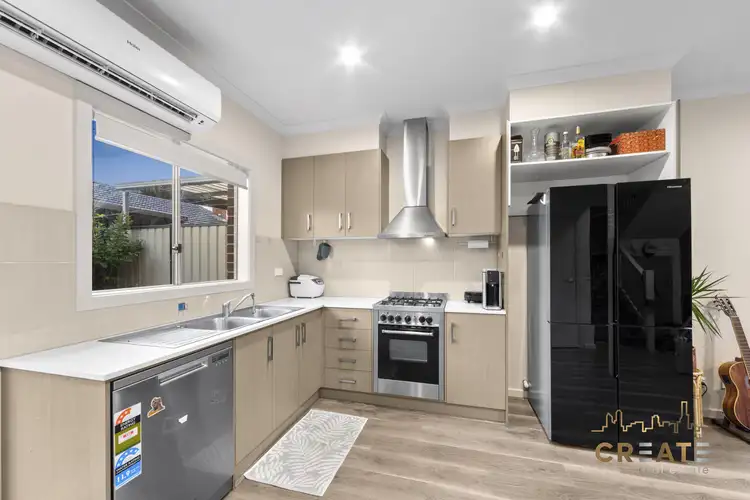 Fifth view of Homely townhouse listing, 2/72 Errington Road, St Albans VIC 3021