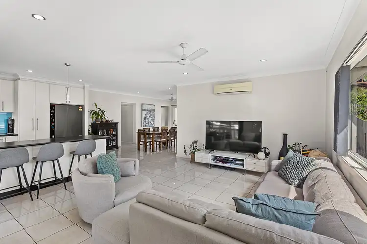 36 Parker Road, Cannonvale QLD 4802