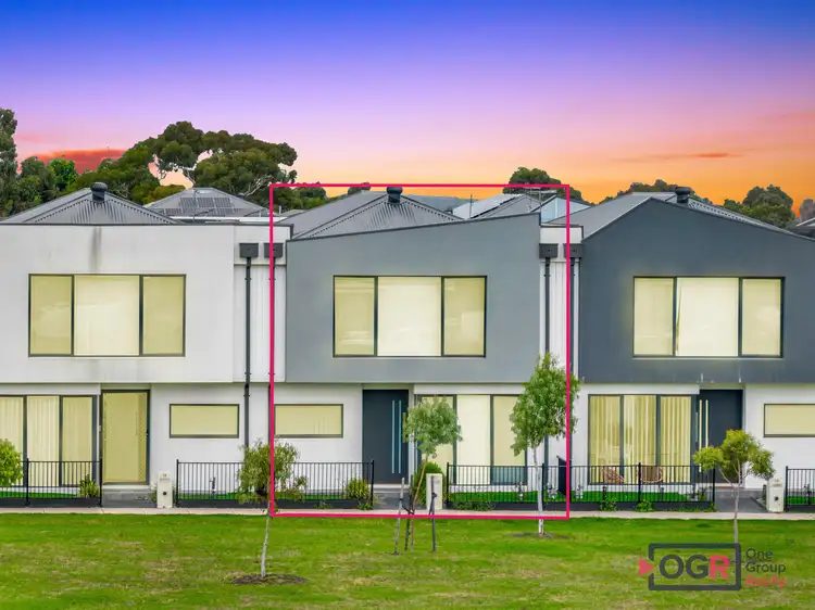 12 Attain Walk, Roxburgh Park VIC 3064