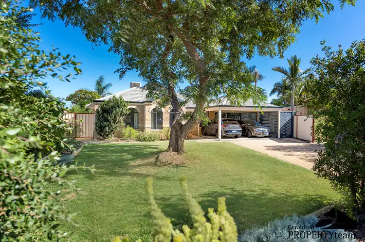 14 Weeloo Road, Waggrakine WA 6530
