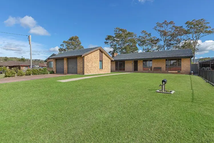 8 Throckmorton St, Killingworth NSW 2278