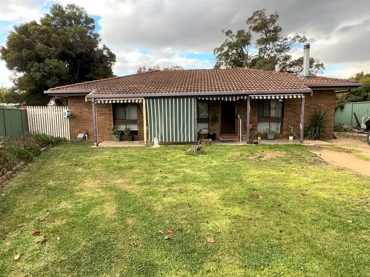 11 Johnston Crescent, Deniliquin NSW 2710