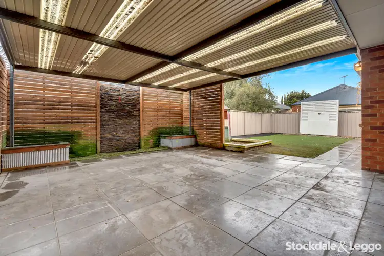 Fifth view of Homely house listing, 2 Berrima Close, Craigieburn VIC 3064