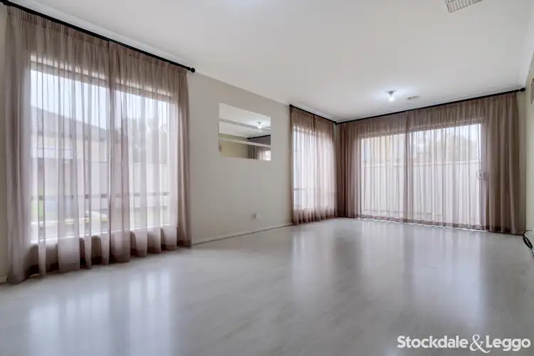 Sixth view of Homely house listing, 2 Berrima Close, Craigieburn VIC 3064