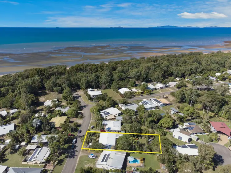 6 Justin Street, Balgal Beach QLD 4816