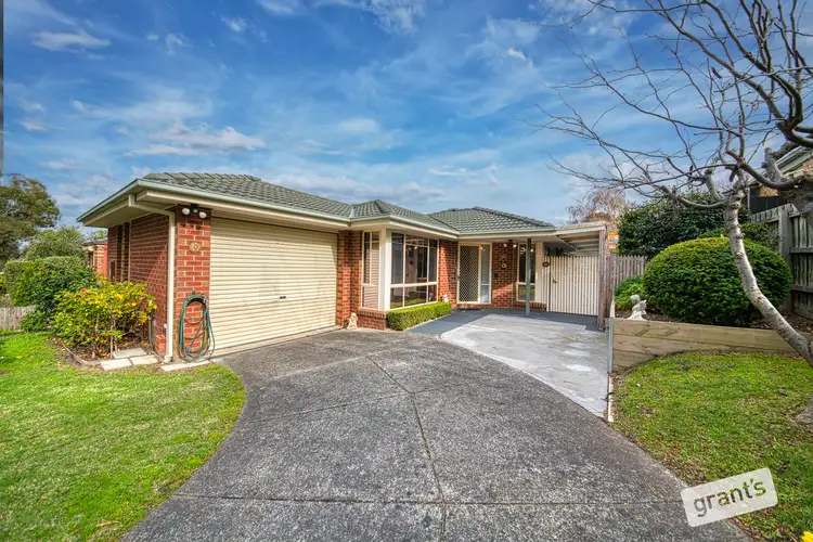 8 Wanderer Court, Berwick VIC 3806