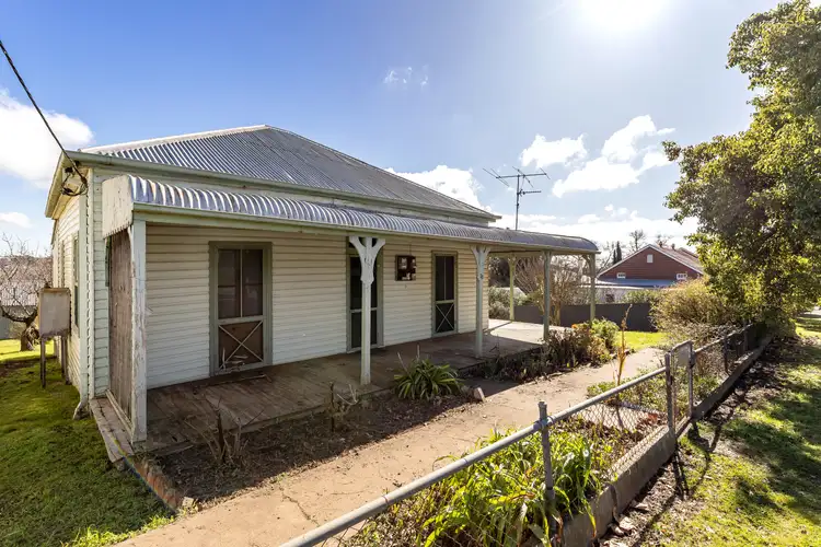 25 Denison Street, Junee NSW 2663