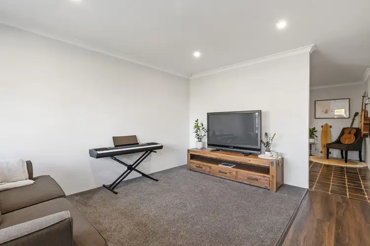 Fourth view of Homely house listing, 33 Belinda Avenue, Cloverdale WA 6105