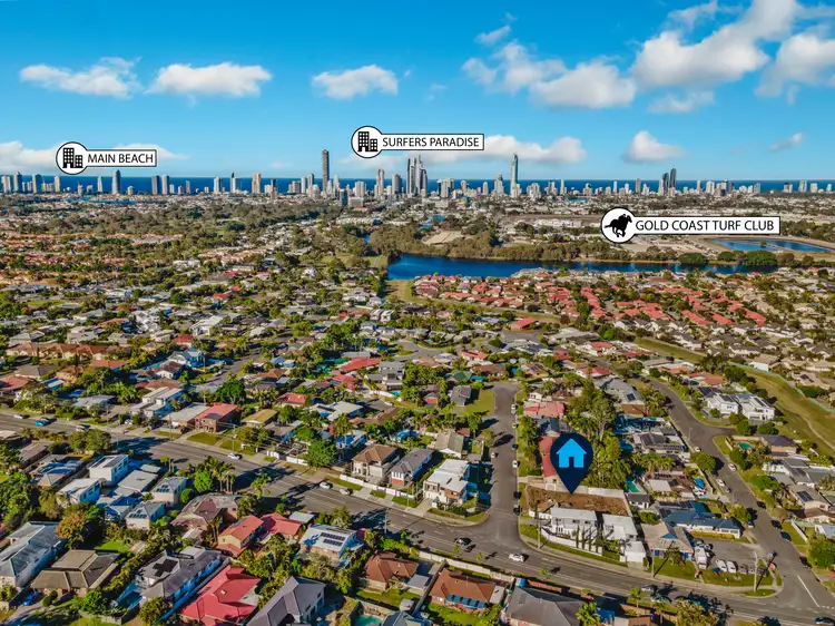 4 Lunar Court, Benowa QLD 4217