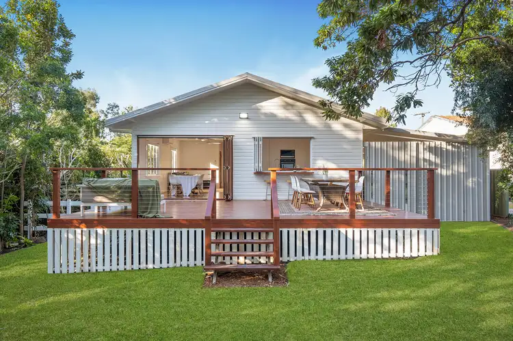 10 Merrell Street, Holland Park West QLD 4121