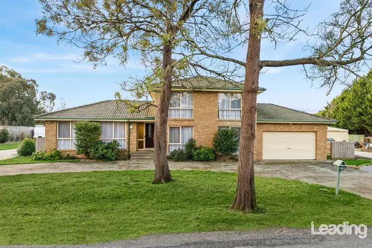 11 Redwood Court, Romsey VIC 3434