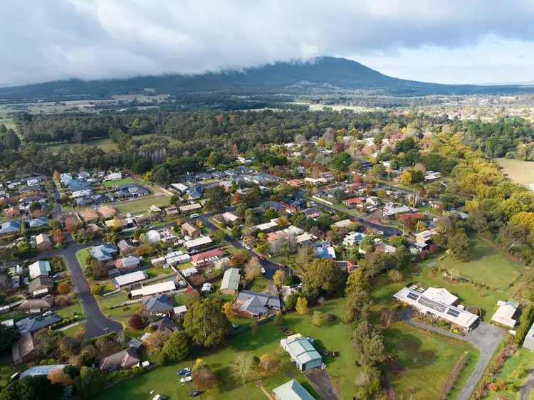 Second view of Homely house listing, 7 Collis Place, Woodend VIC 3442