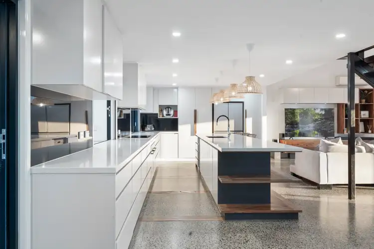 Sixth view of Homely house listing, 2 Maxted Court, Alexandra Hills QLD 4161