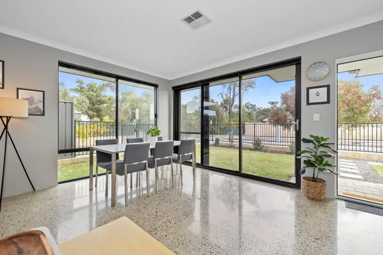 25 Lilydale Drive, Lakelands WA 6180